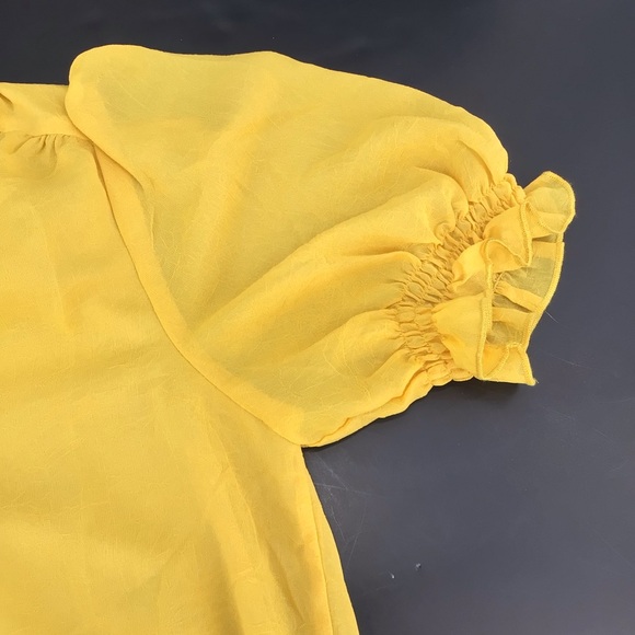 All In Favor Mellow Yellow Smocked Puff Sleeve Surplice Button Bodysuit Sz Small - Picture 5 of 15